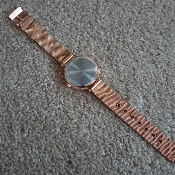 Rose gold watch - Picture 5 of 8